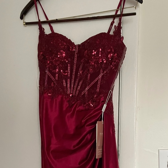 Long formal dress - Picture 4 of 8